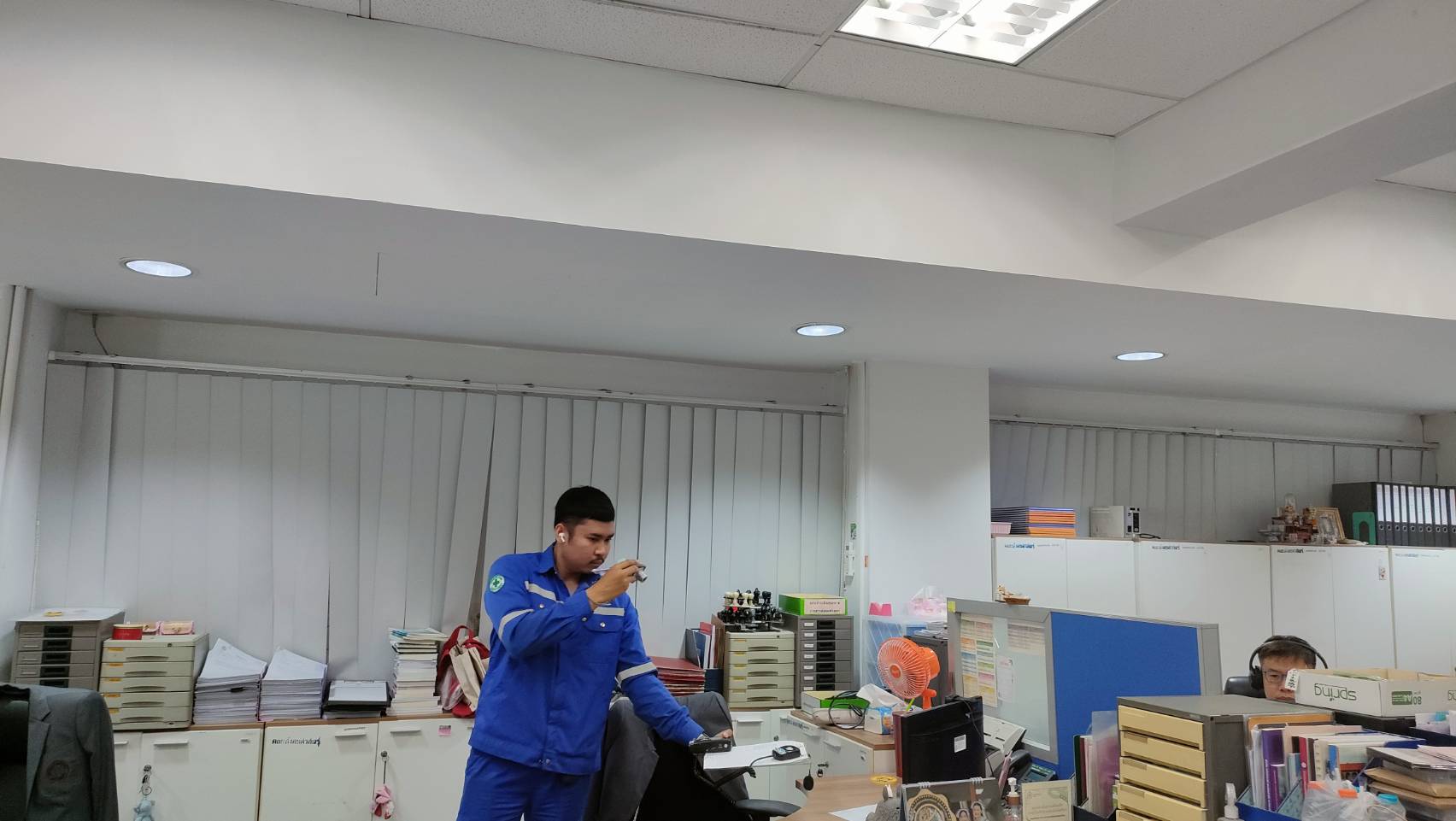 คณะสังคมศาสตร์ดำเนินการตรวจวัดระดับปริมาณความเข้มแสงของพื้นทึ่ปฏิบัติงาน