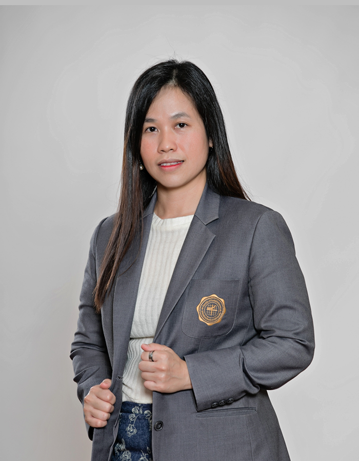 นางสรญา สวนสมัย